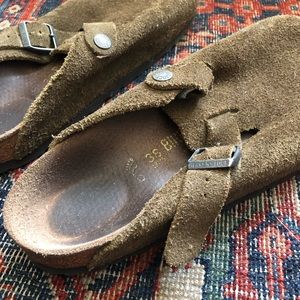Birkenstock Boston olive suede